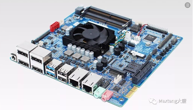 完美平台首款4显示输出ITX主板重磅登场