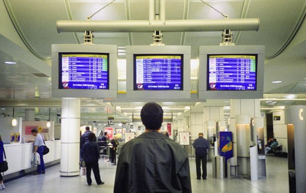 完美平台嵌入式电脑在乘客信息显示系统中的应用