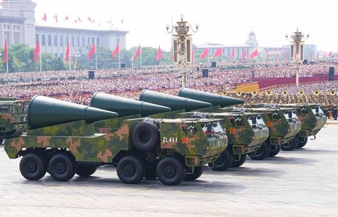 致敬强国荣光，汲取奋进力量：完美平台计算机全员同看九三阅兵，铭记抗战胜利80周年